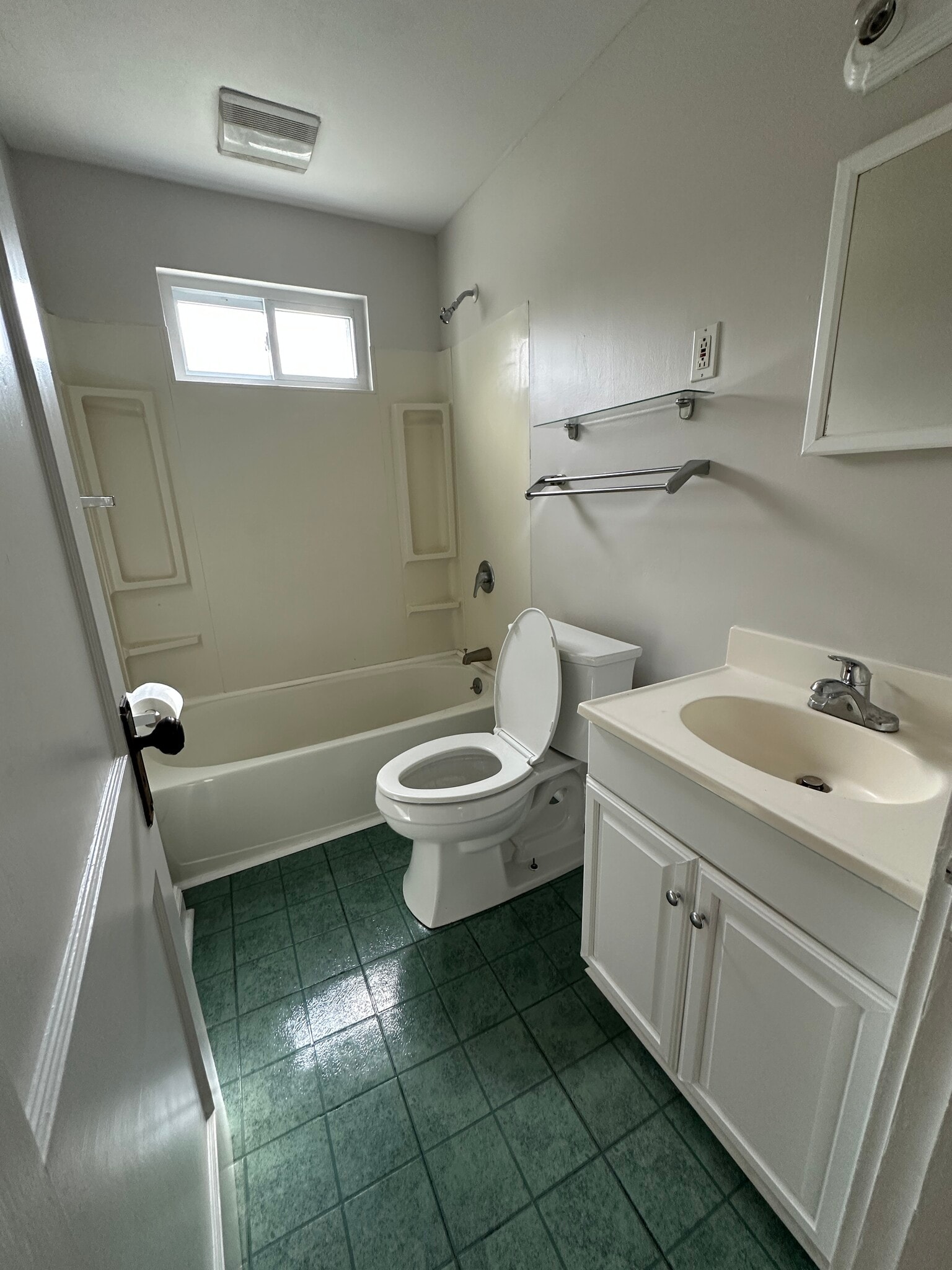 Bathroom - 21 Abigail Ave
