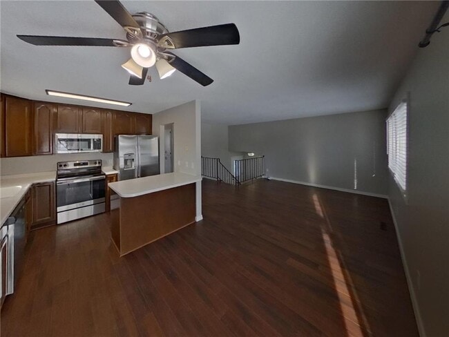 Building Photo - 1442 Laurel Ave