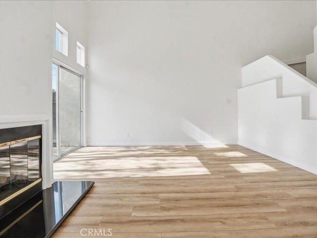 Building Photo - 356 Carrione Ct