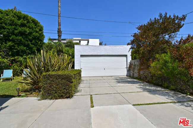 Building Photo - 6133 Maryland Dr