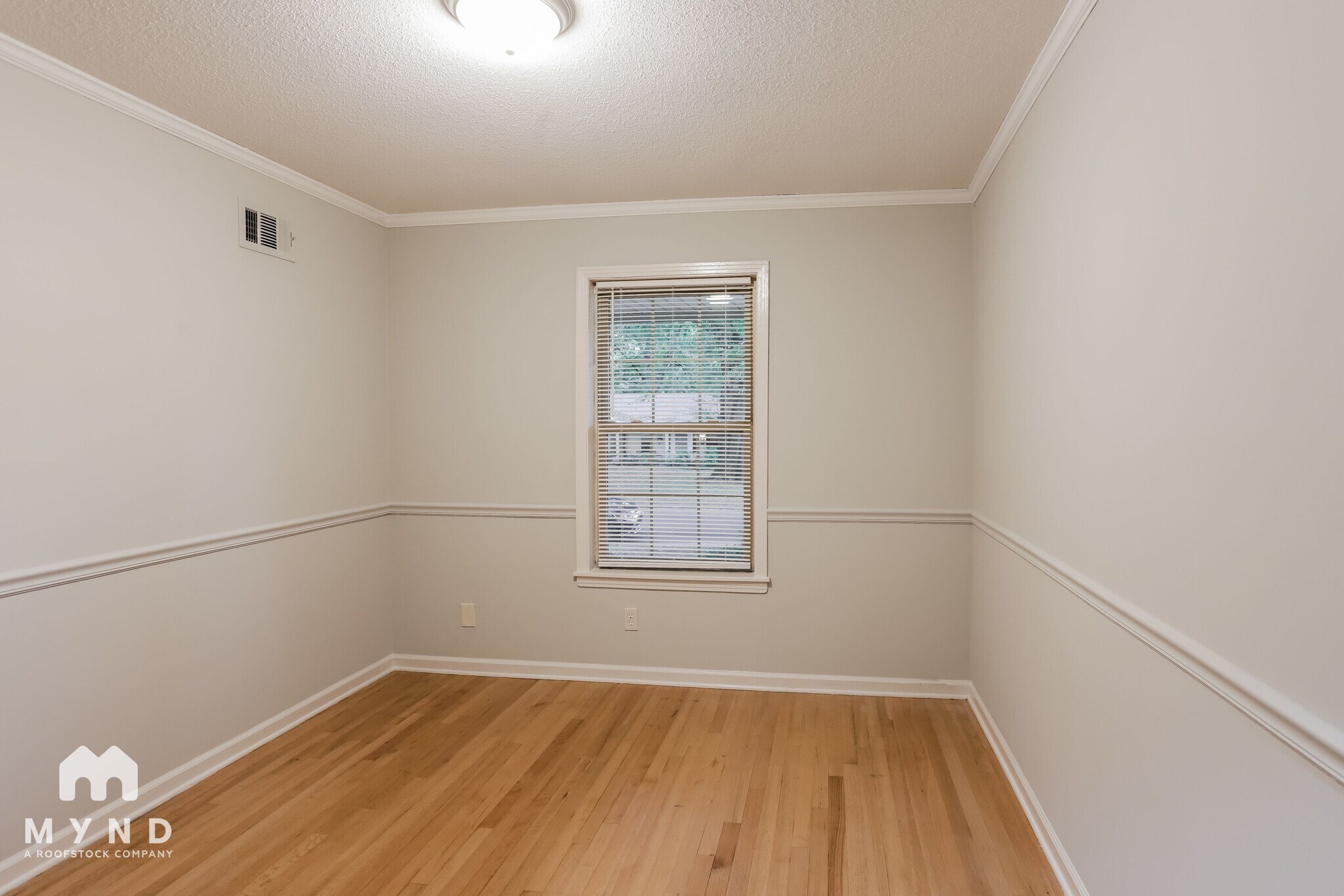 Building Photo - 1176 Cedar Cir S