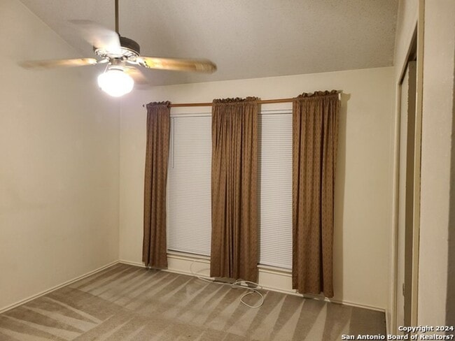 Building Photo - 620 Fern Meadow Dr