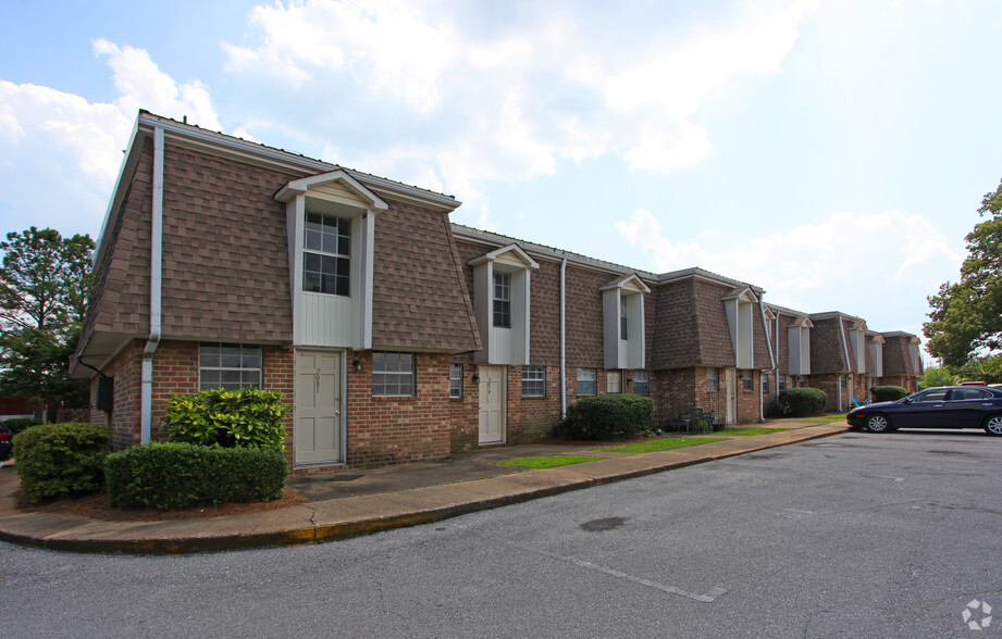 Primary Photo - Eden Oaks Apartments