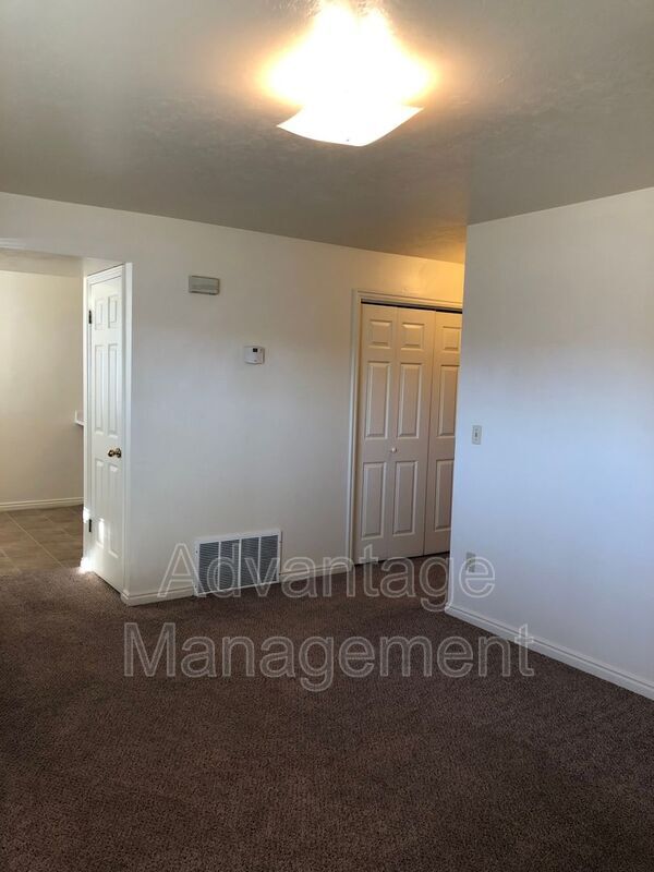 Building Photo - 2138 W 220 N