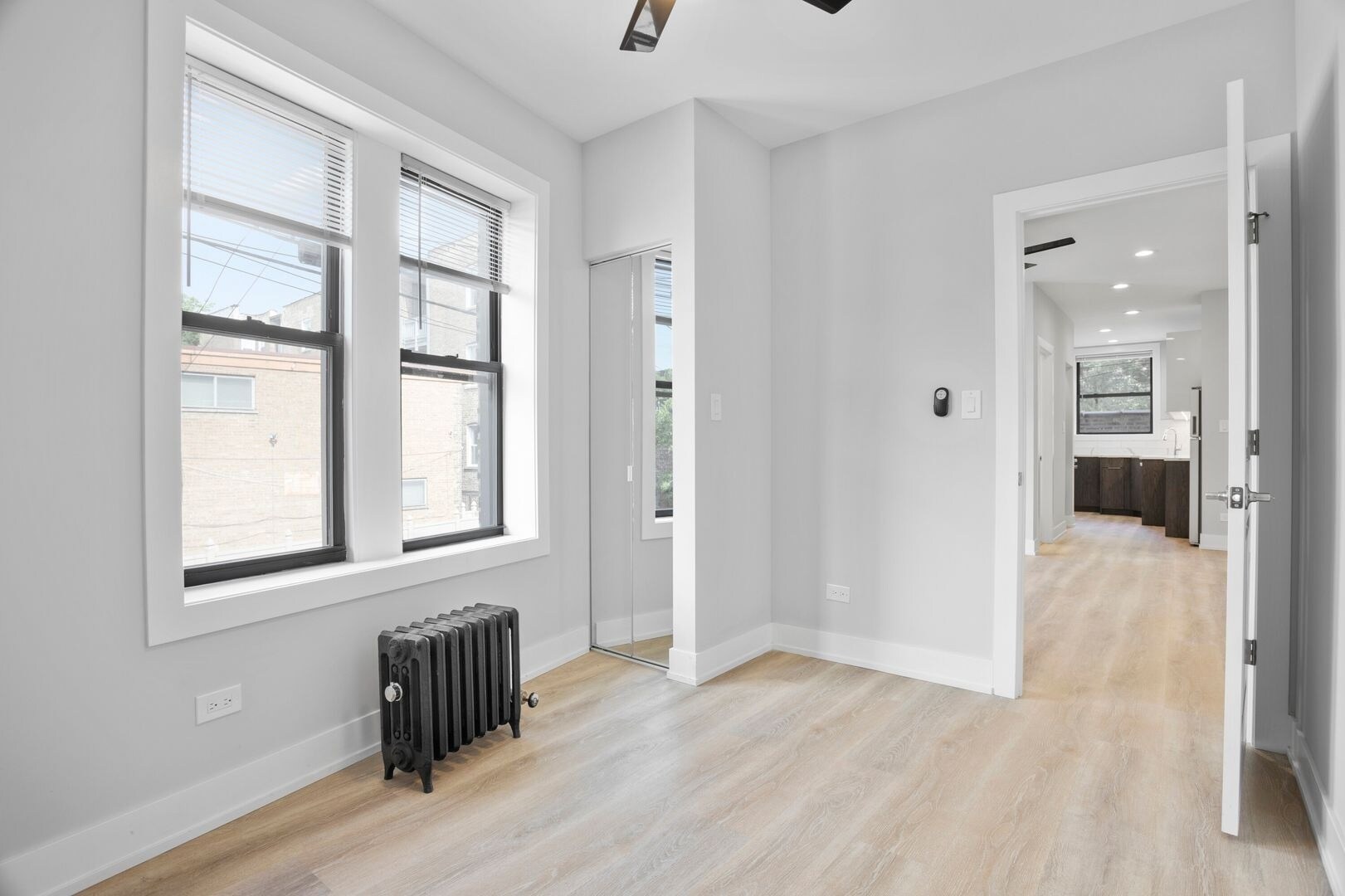 Building Photo - 7510 N Eastlake Ter