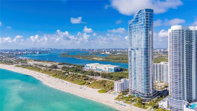 Building Photo - 15701 Collins Ave