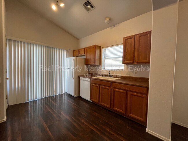 Building Photo - 13444 W Rhine Ln