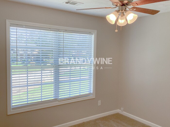 Building Photo - 60 Pine Shadow Cir