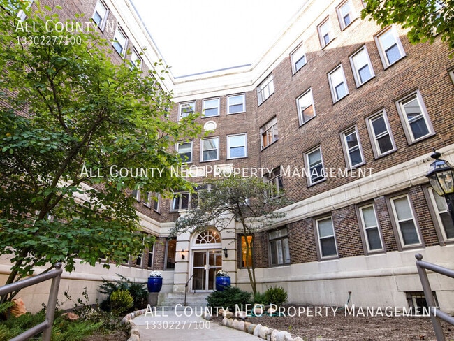 Primary Photo - 2330 Euclid Heights Blvd