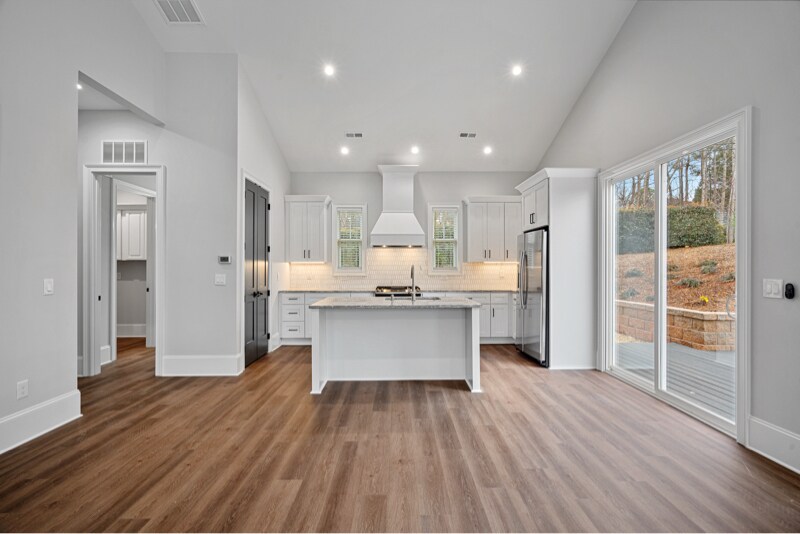 Building Photo - 805 Naples Dr