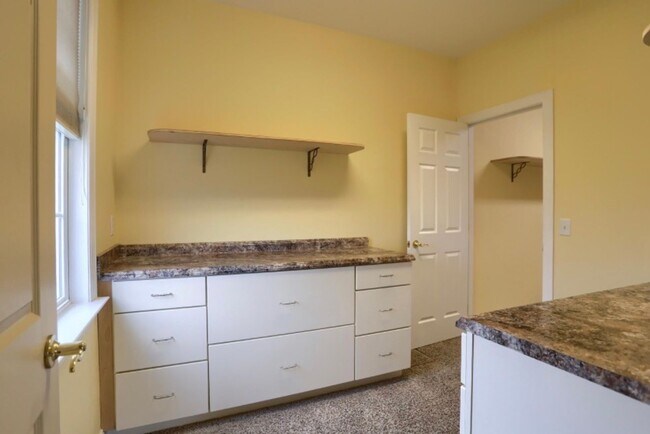 Building Photo - Luxury 5-Bedroom Home for Rent – $4,500/Month + Utilities