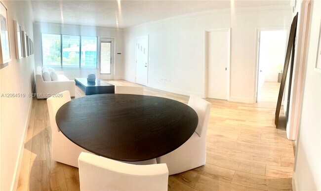 Building Photo - 10178 Collins Ave