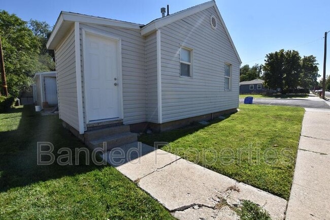 Building Photo - 8630-8644-8644 W 2800 S