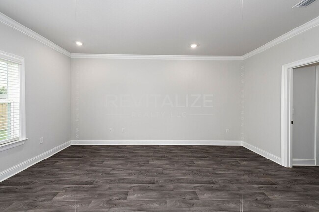 Building Photo - 14578 Dayton Cir