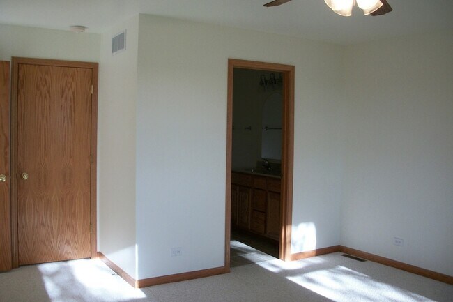 Building Photo - 332 Cassidy Ct