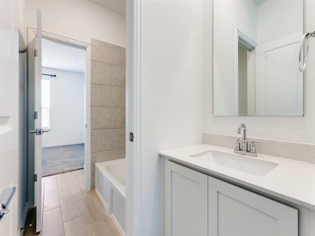 Building Photo - 2122 Creekbluff Ct