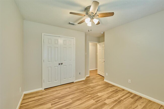 Building Photo - 3733 Breckenridge Dr