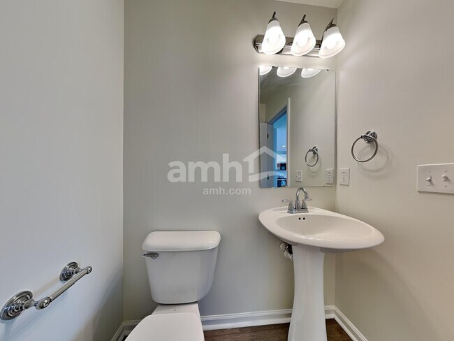 Building Photo - 312 Windmill Dr