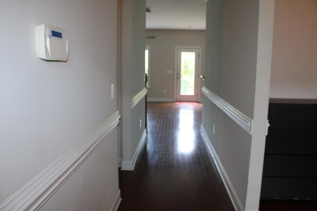 Building Photo - 241 Vinewood Pl