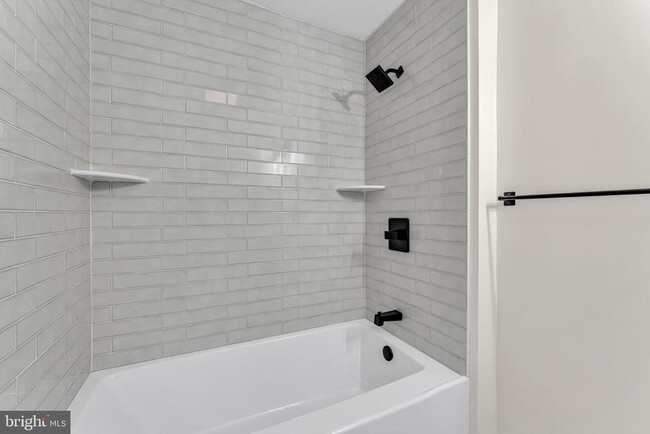 Building Photo - 1228 Chanticleer