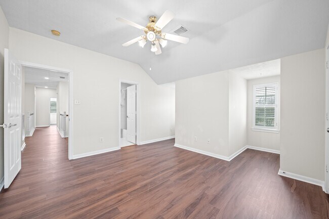 Building Photo - 6214 Laguna Del Rey Dr