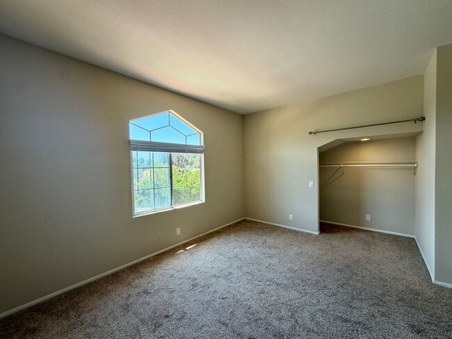 Building Photo - 3366 Waterford Dr