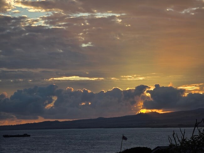 Building Photo - 1367 Kakae Pl