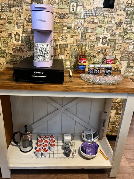 Breakfast Nook Coffee Bar - 1147 Dietz Ave