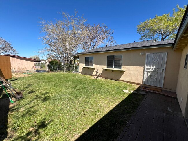 Building Photo - 3103 W Avenue L2