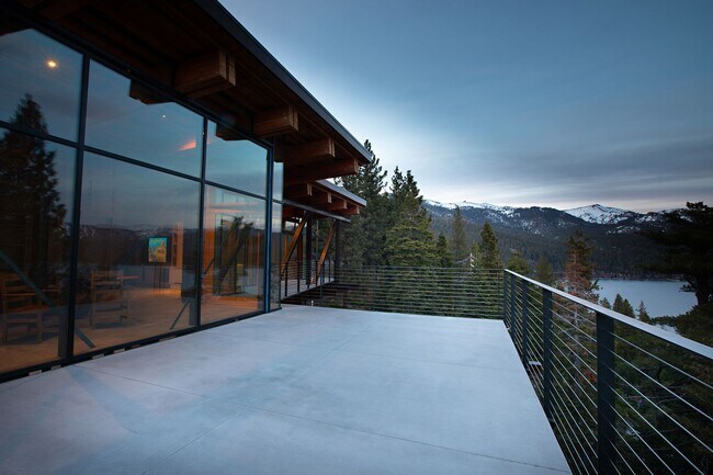 Building Photo - Architectural gem