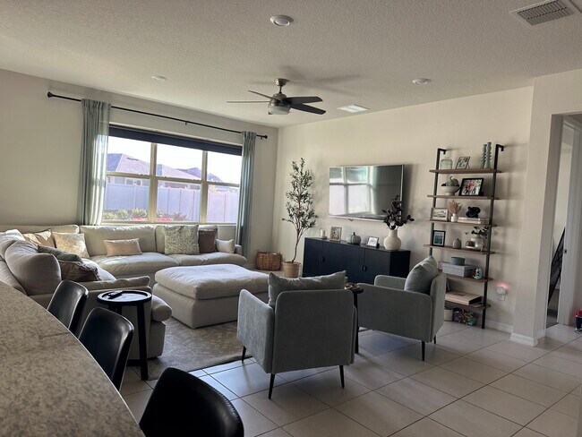 Building Photo - 10843 Rolling Moss Rd