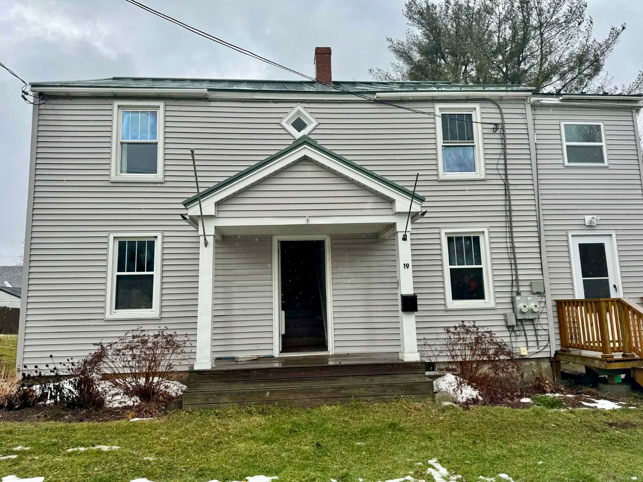 Building Photo - 19 Sterling St