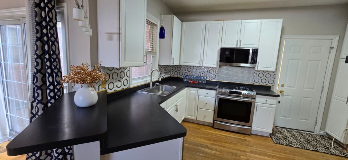 Building Photo - 1622 Commodore Cir