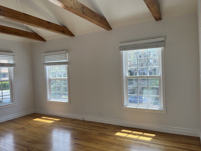 MAIN ROOM - 11037 Ohio Ave