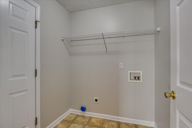 Building Photo - 1348 Wendell Ln