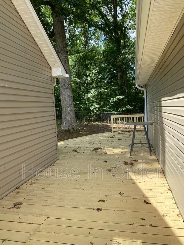 Building Photo - 47 Deer Meadows Dr
