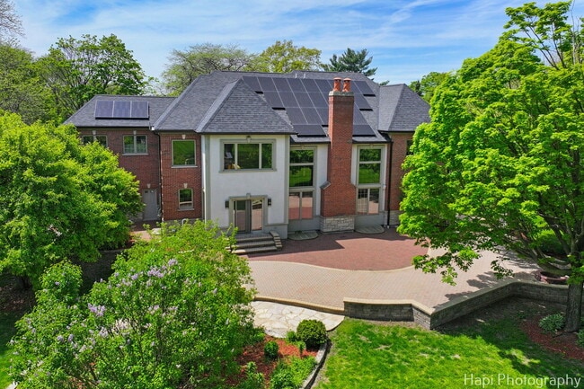 Building Photo - 1400 Banbury Rd