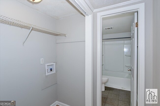 Building Photo - 1232 12th St