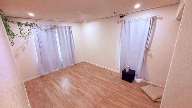 Building Photo - For Rent - 94-148 Kuanalio Pl