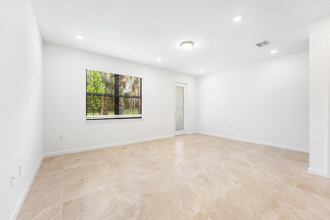 Building Photo - 4333 Efendi Dr