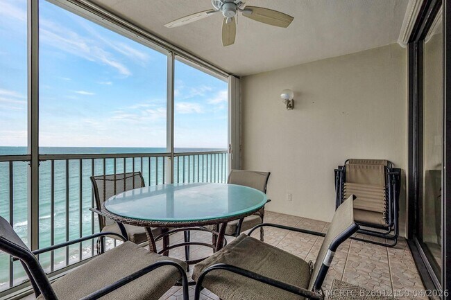 Building Photo - 840 Ocean Dr
