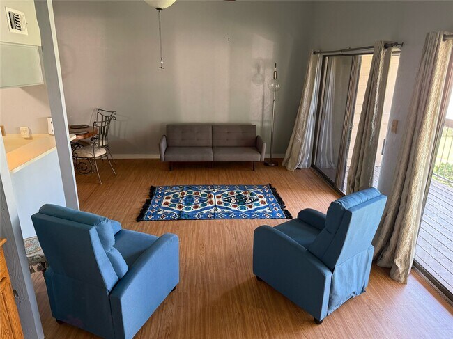 Building Photo - 204 Lakeview Terrace