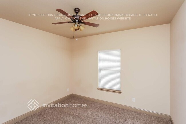 Building Photo - 405 E Aimee St