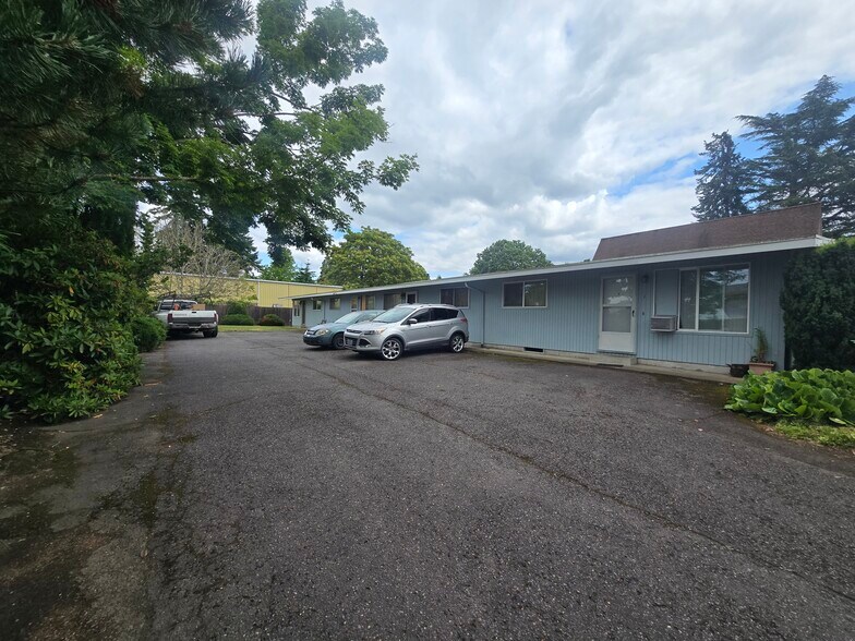 Building Photo - 2530 SE 170th Ave