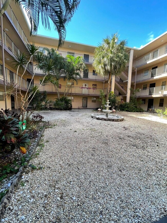 2860 Somerset Dr 2860 Somerset Dr Lauderdale Lakes FL 33311