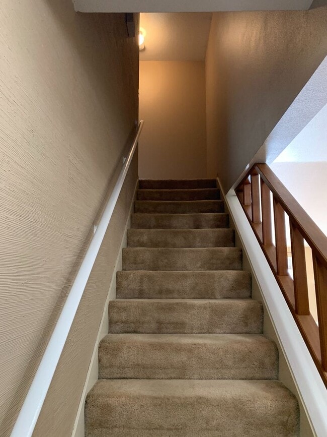 Building Photo - LONGTERM KENAI TOWNHOME