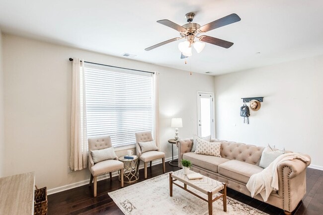 Building Photo - 342 Manor Row