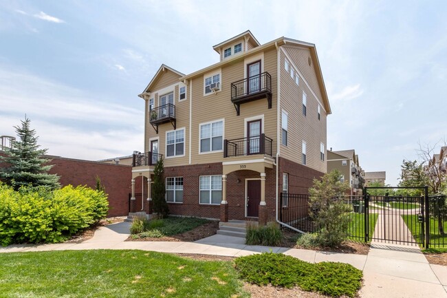 Primary Photo - Downtown Living with Style & Views!