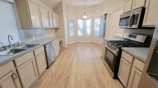 Building Photo - 1248 Lacey Oak Loop