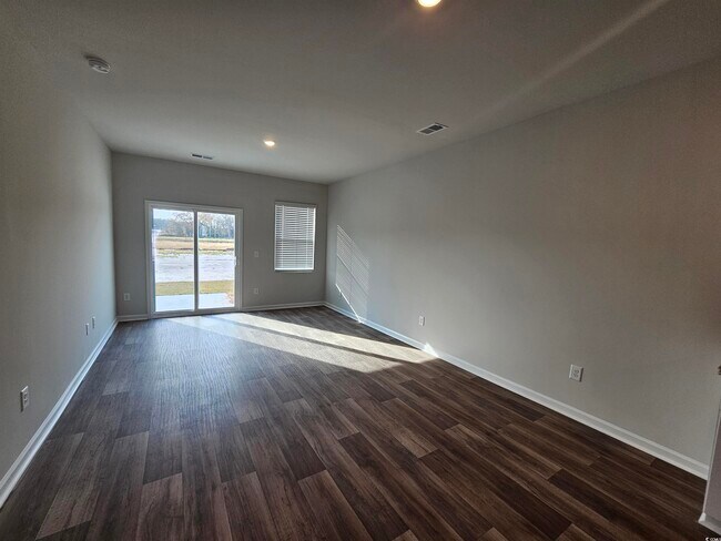 Building Photo - 2092 Northwest Dr